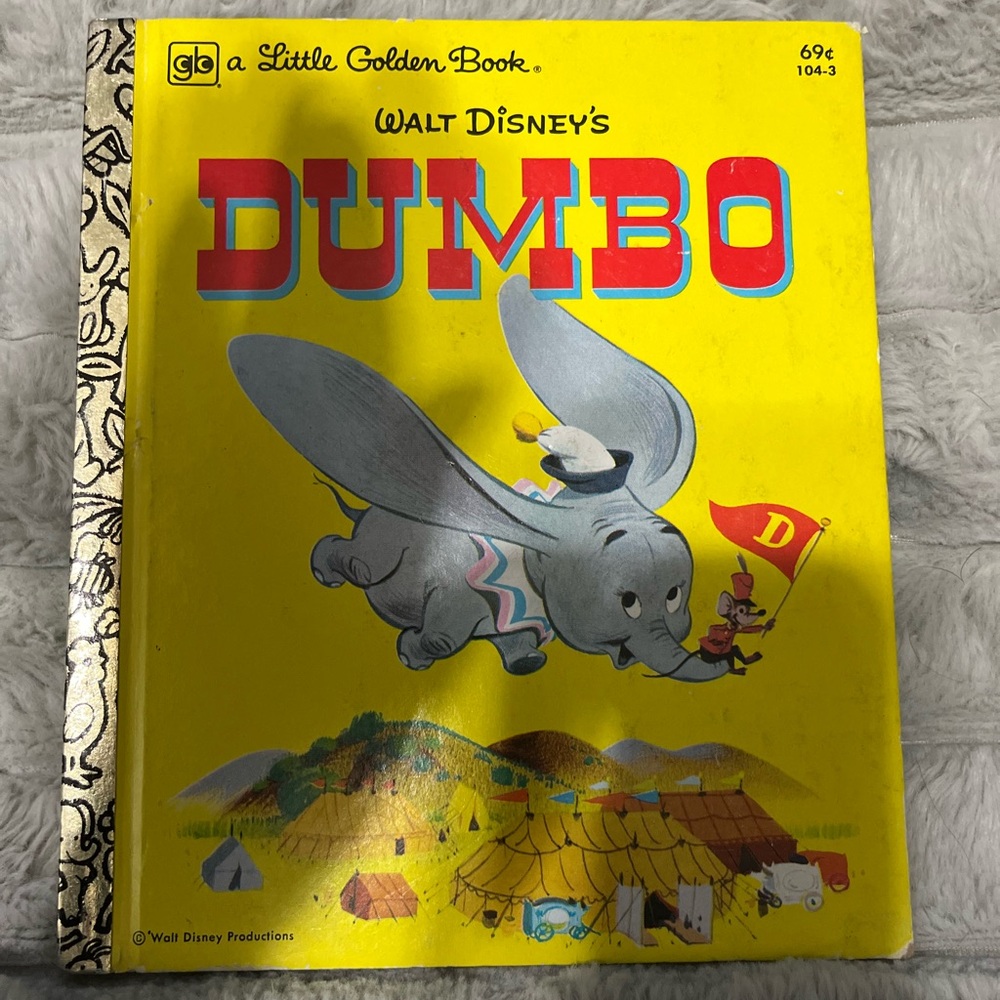 💙 Disney’s Dumbo A Little Golden Book